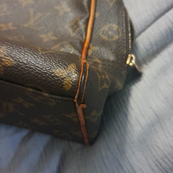 Louis Vuitton Manhattan PM - Picture 13 of 16